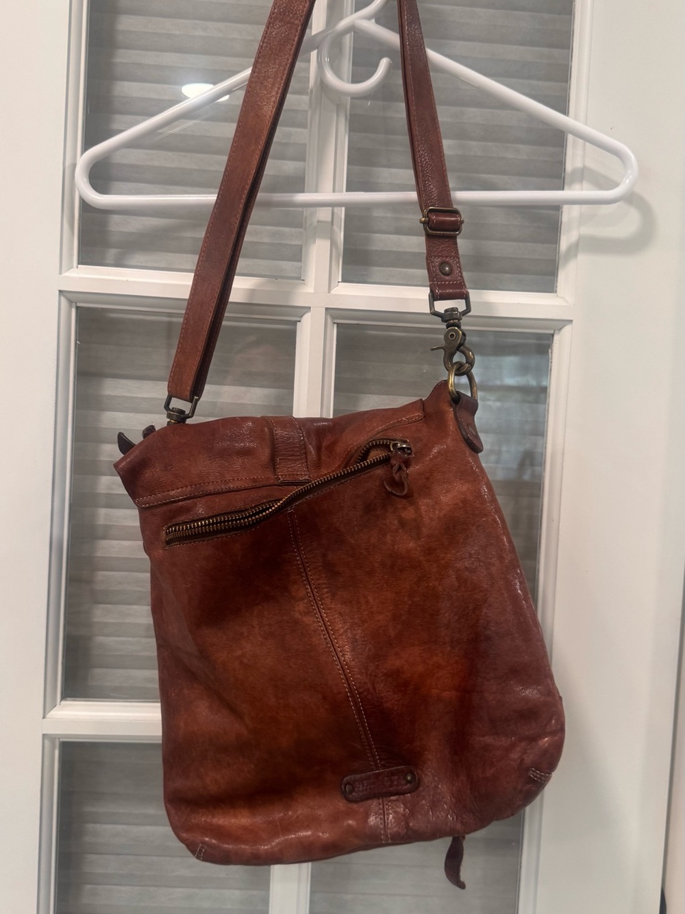 Women’s Brown Leather Crossbody Messenger Bag - Picture 2 of 8